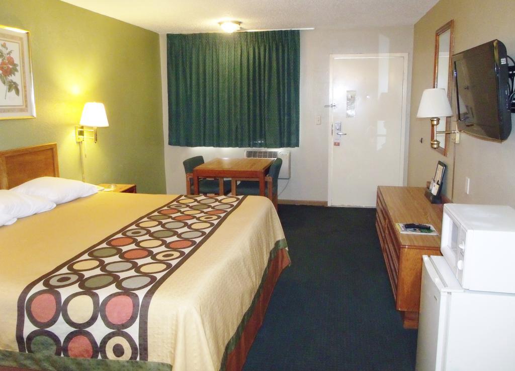 Budgetel Inn & Suites Butler 外观 照片