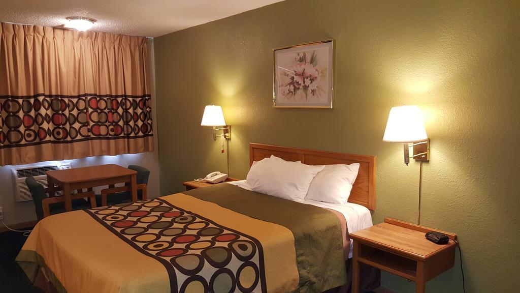 Budgetel Inn & Suites Butler 外观 照片