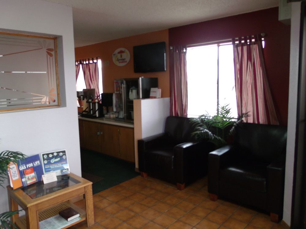 Budgetel Inn & Suites Butler 外观 照片